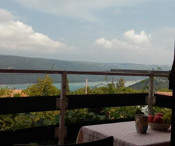 With Parking Space Trget, Rasa - 11245 Apartamento *